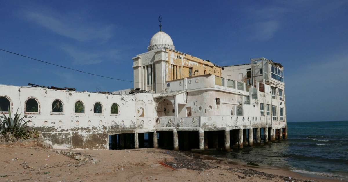 تحرك عاجل لترميم قبة الهواء وتأمين أسوار المؤسسات التربوية