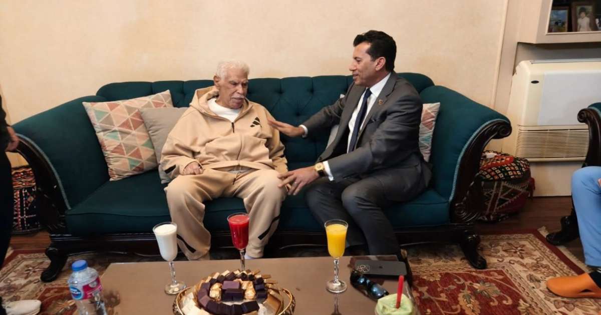 أول ظهور للمدرب المصري حسن شحاتة بعد شائعة وفاته