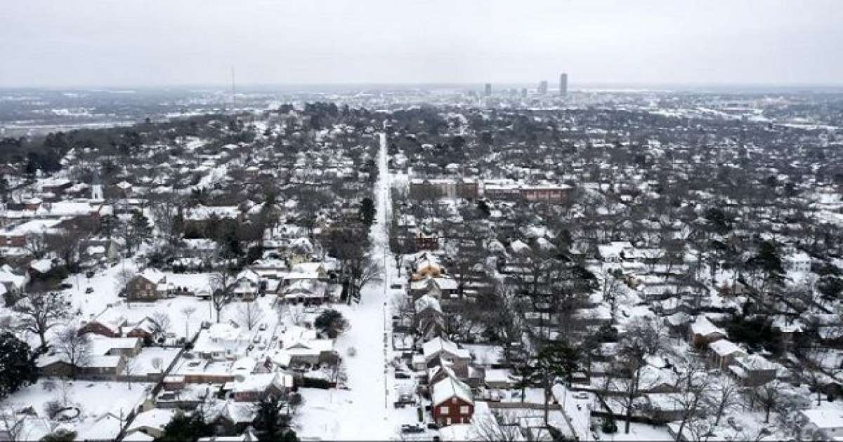 عواصف تُربِك أمريكا و تلغي آلاف الرحلات الجويّة